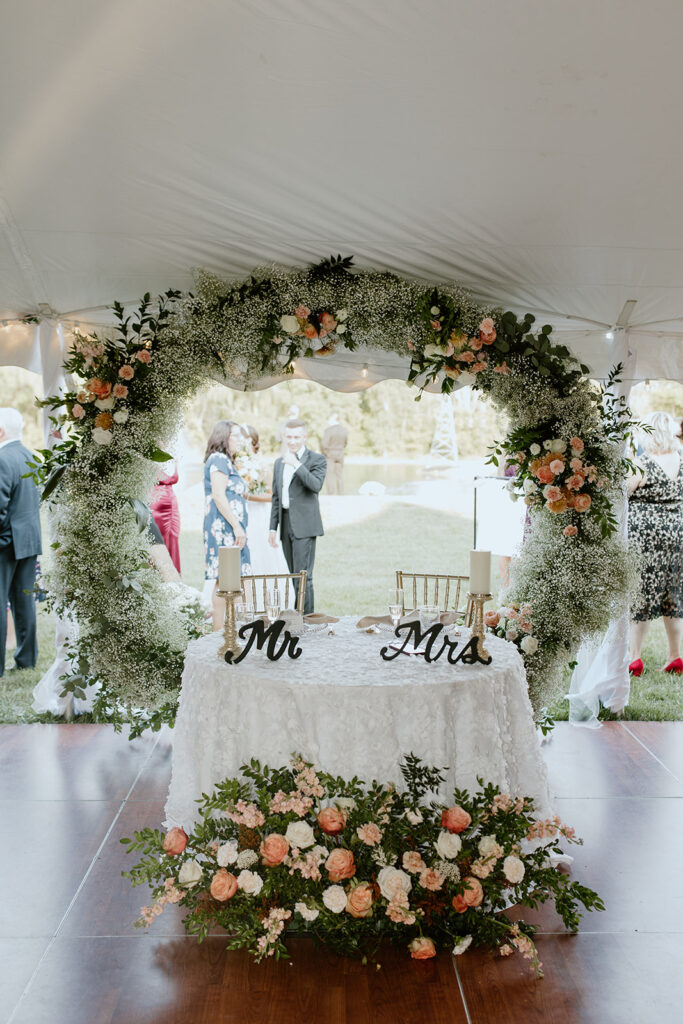 Michigan wedding florist autumn wedding flowers floral arch babies breath sweetheart table