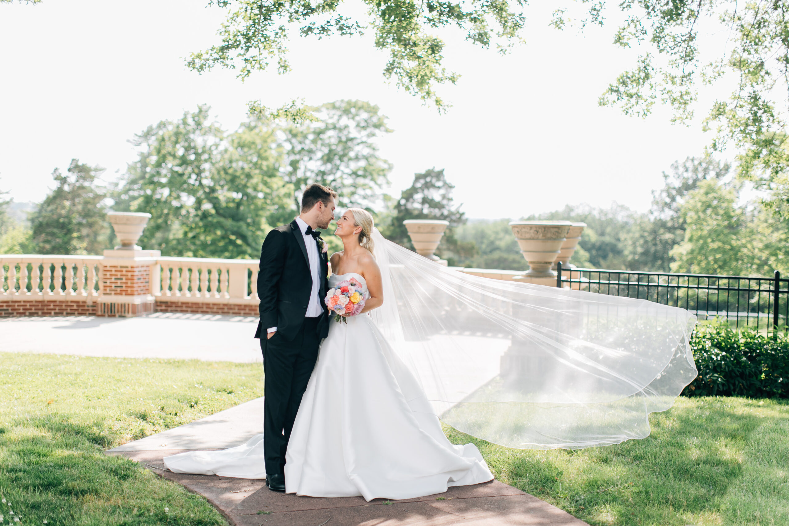 Missouri wedding florist summer wedding flowers bridal bouquet